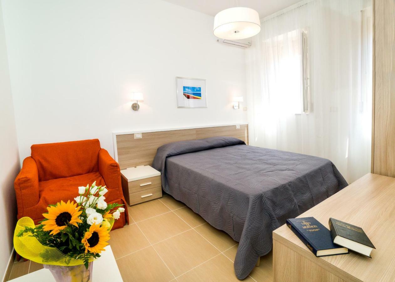 Hotel Caudullo Letojanni Eksteriør billede